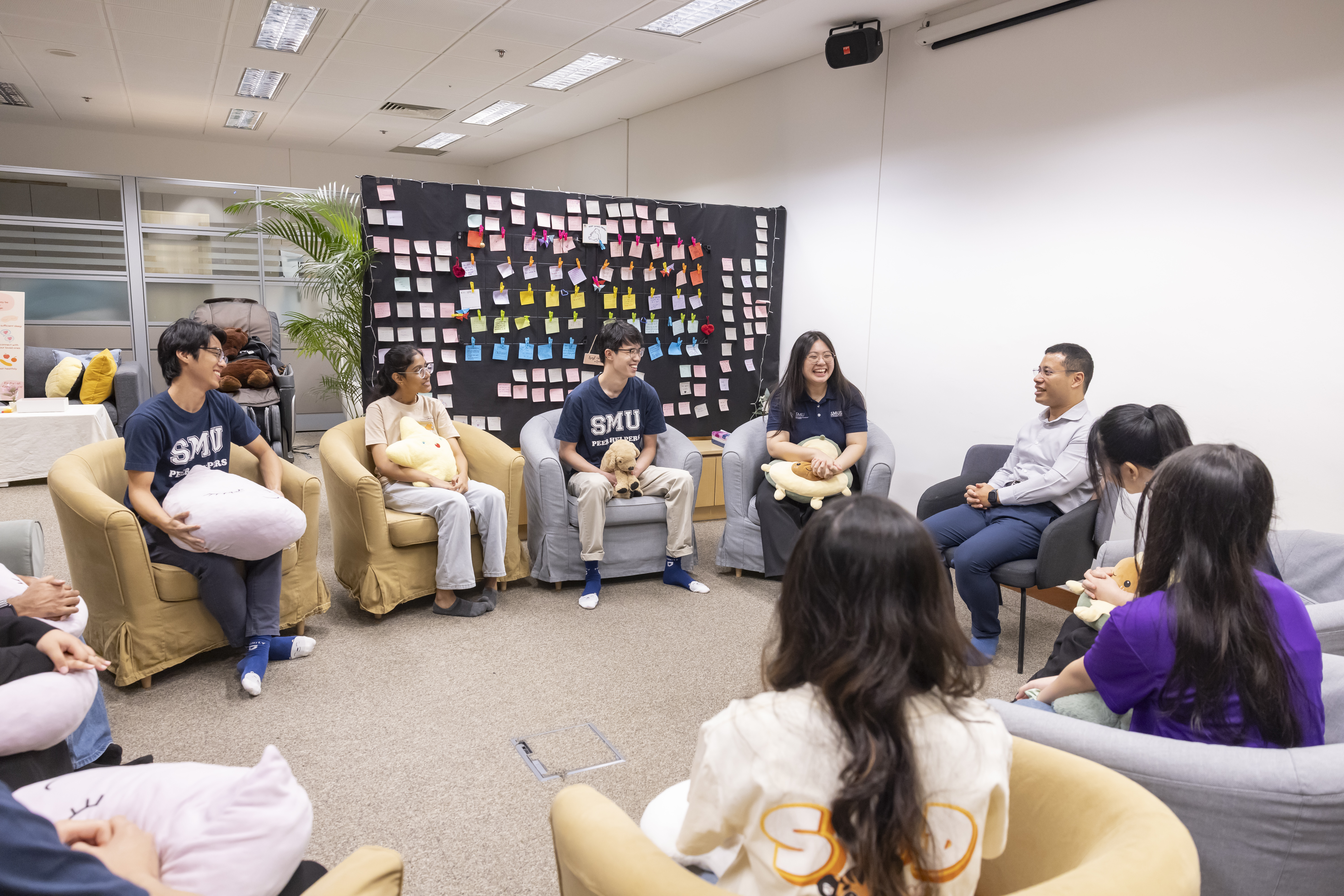 Minister for Education and Minister-in-Charge of Social Services Integration Mr Desmond Lee in conversation with SMU student leaders on mental health, help-seeking, and the role of technology in well-being.
