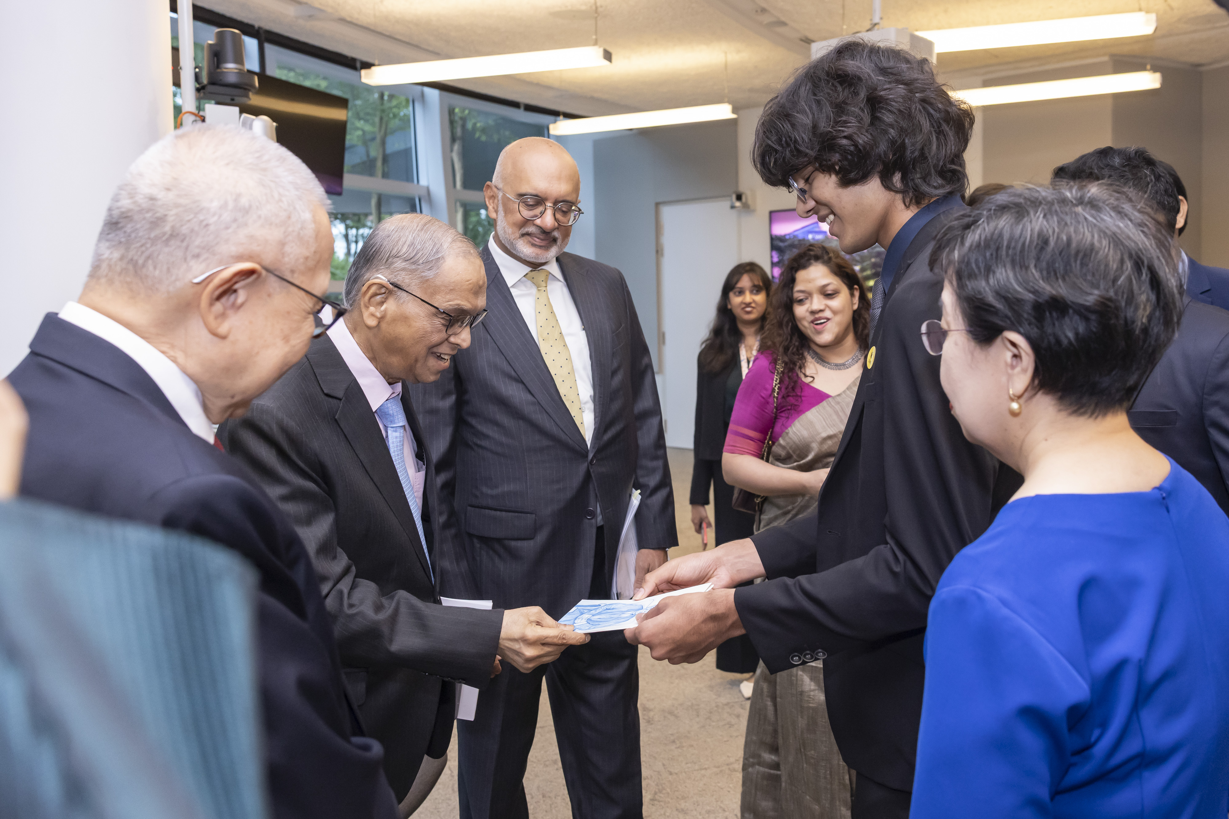 Mr Murthy interacting with SMU students before the Lecture.