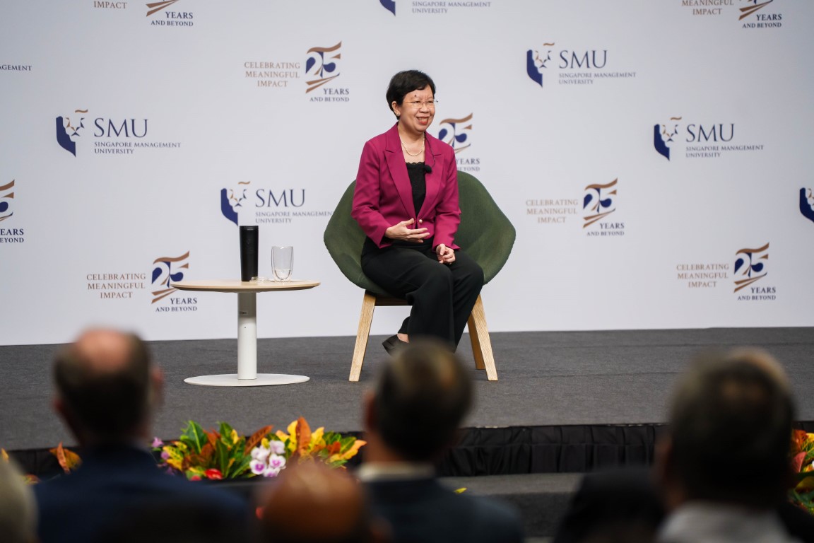 Prof Kong interacting with members of the audience during the Address.