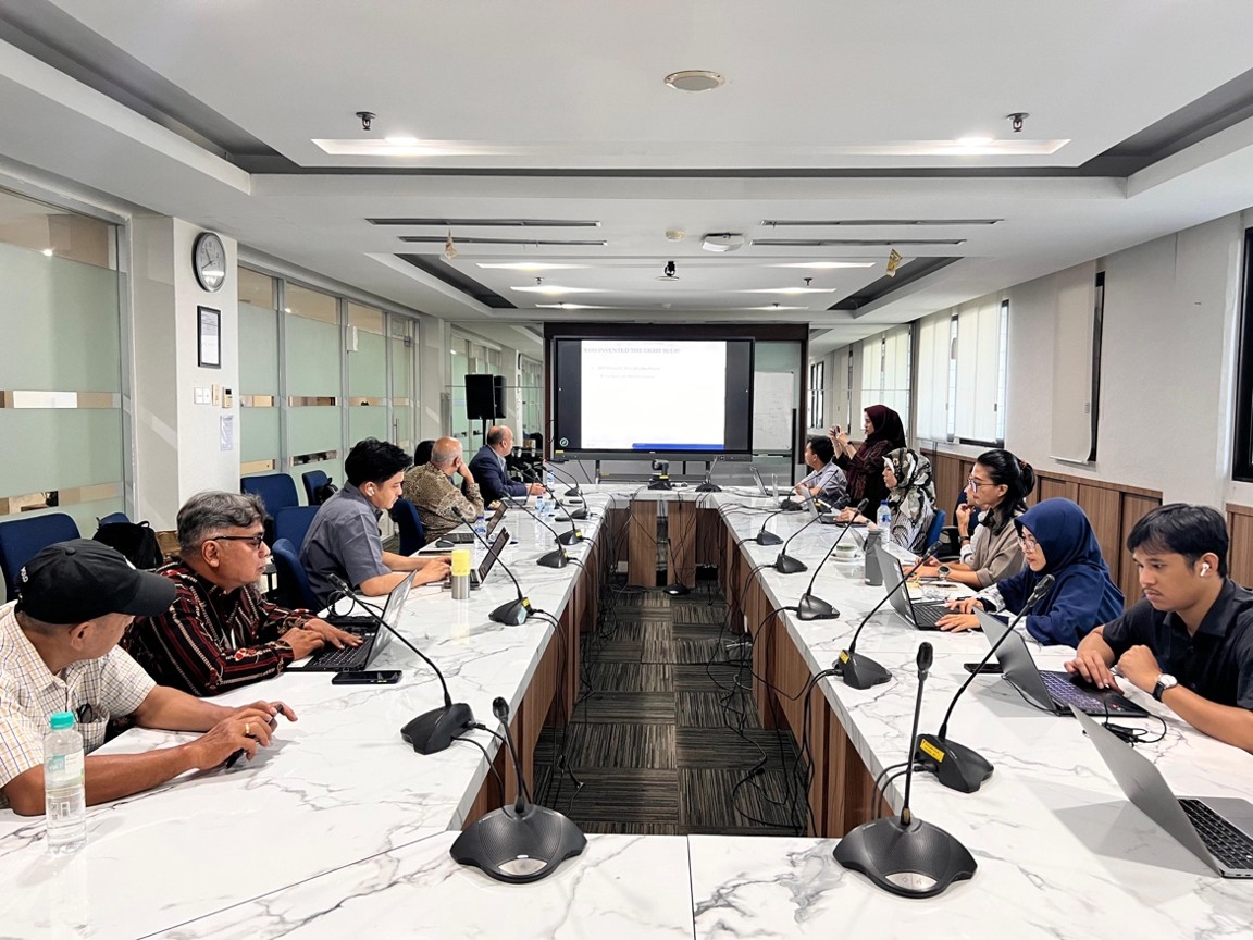 Hybrid session at KEMENKOMDIGI Office which included participants from across Indonesia including Surabaya, Yogyakarta, and Malang