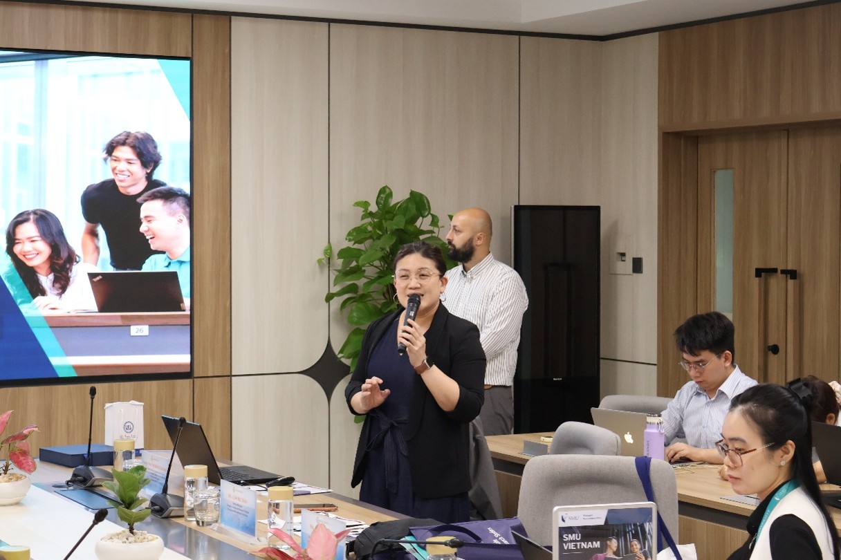 SMU College of Graduate Research Studies (CGRS) Marketing and Recruitment Lead, LOH Hui Xian introducing SMU’s postgraduate research opportunities and scholarships.