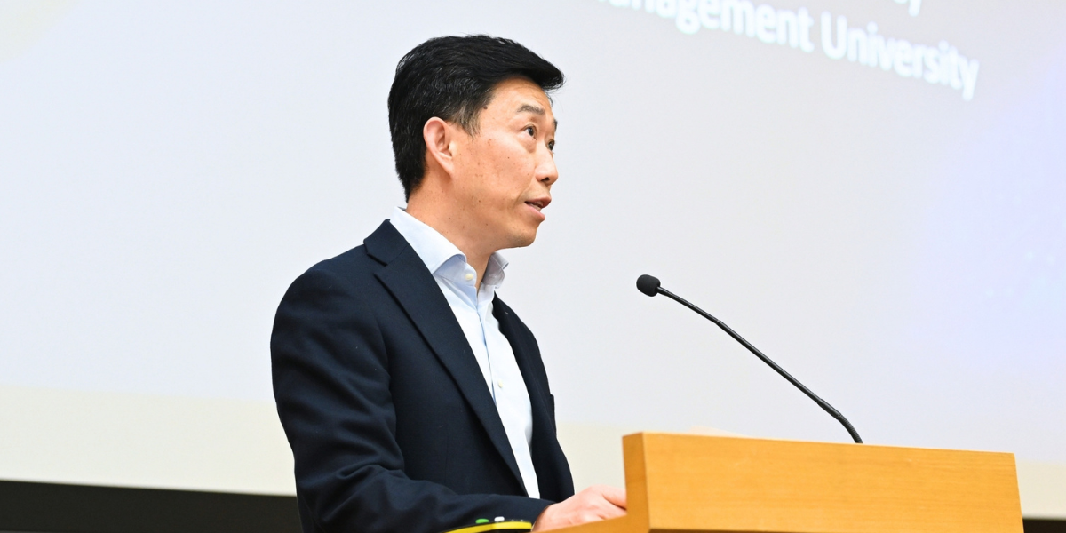 Professor of Accounting Zhang Liandong, Dean of School of Accountancy, delivering the opening remarks
