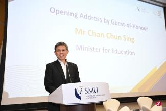 Minister of Education Chan Chun Sing attended a symposium held by Singapore Management University. In his speech, he emphasized that education is not about pursuing uniform standards, but about helping students discover their own strengths and use them to make positive contributions to society. (Provided by Singapore Management University)