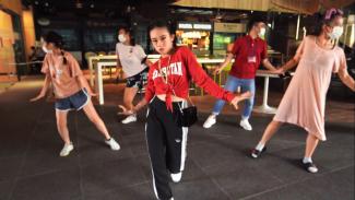 In every society, Covidiots exist. Here, SMU Eurhythmix’s COBEAT! channels Singapore’s favourite ‘Sovereign’ into its lead hip-hopper.