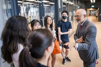 Mr Piyush Gupta interacting with undergraduates PHOTO: Singapore Management University