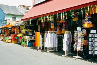 Shops of souvenirs and flowers, Zhuyiao Market, Little India, Singapore