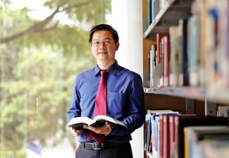 SMU Associate Professor Gary Chan