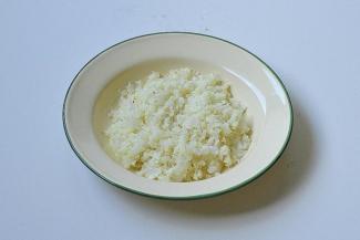 Those who were food-insecure were more likely to be in the high-risk body mass index group. They were also likelier to report negative emotions. PHOTO: The New Paper