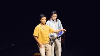 Performance by dance artists Syimah Sabtu (left) and SMU student, Ho Shu En (right).