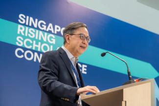 SMU Provost, Prof Alan Chan, speaking about the need to use AI tools with discernment to avoid passive consumption of knowledge.