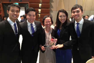 SMU’s Team Cognitare emerged as Champions at the Thammasat Undergraduate Business Challenge 2015 - Colin Chng Min Kiat, Jonathan Goh Jun Yang, Senior Lecturer Ma Kheng Min (faculty advisor), Jazelle Tan Hui Yi, Nigel Koh Rui Qian