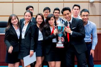 SMU 2014 Attorney-General Cup team. Front row (L-R): Elyssa, Racheal, Pearlynn, Yan Yee, Sean; Back row (L-R): Angus, Daniel, Deya, Kenny, Damien