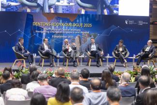 Dentons Rodyk Dialogue 2025 held at SMU Yong Pung How School of Law. (L-R) Mr Hsu Li Chuan, Assoc Prof Aurelio Gurrea-Martínez, Mr Piyush Gupta, Mr Pol de Win, Prof Wan Wai Yee, and Mr Nicholas Chong.