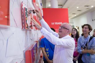 The locking of Prof De Meyer’s acrylic box signifies the sealing of his ‘time capsule’