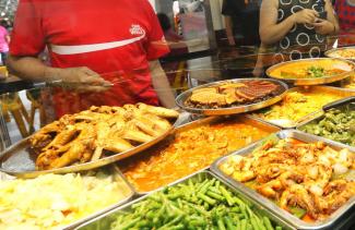 Food insecurity is a “largely hidden problem” here, researchers said, and they defined it as when a household does not have, or is not confident of having, economic and physical access to food that allows them to lead a healthy lifestyle. PHOTO: TODAY Online