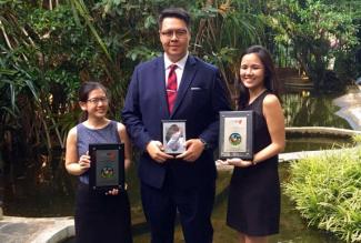 (L-R) Melissa, Alexander and Grace after their win at the 11th LawAsia Moot in Colombo, Sri Lanka.