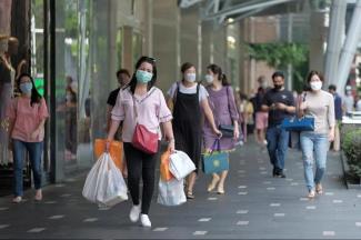 Customer satisfaction in the retail sector fell by 1.5 per cent compared with last year, scoring 71.3 points out of a possible 100. PHOTO: ST FILE