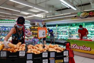 Reasons for a lack in food security included financial constraints, time constraints and restricted mobility. PHOTO: The Straits Times/LIM YAOHUI