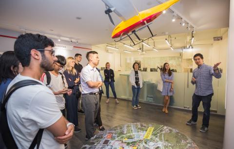 Head of DHL Advanced Analytics, Timothy Kooi (on the right) spoke about DHL’s advance logistics solutions at the company visit to DHL Innovation Centre. SMU partners DHL on SMU-DHL Analytics Lab to research and develop the use of analytics to enhance supply chain management.